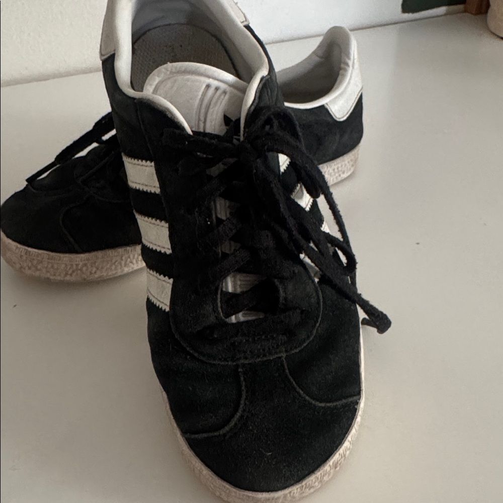 Adidas Gazelle Black and White Shoes EUC - Picture 3 of 6